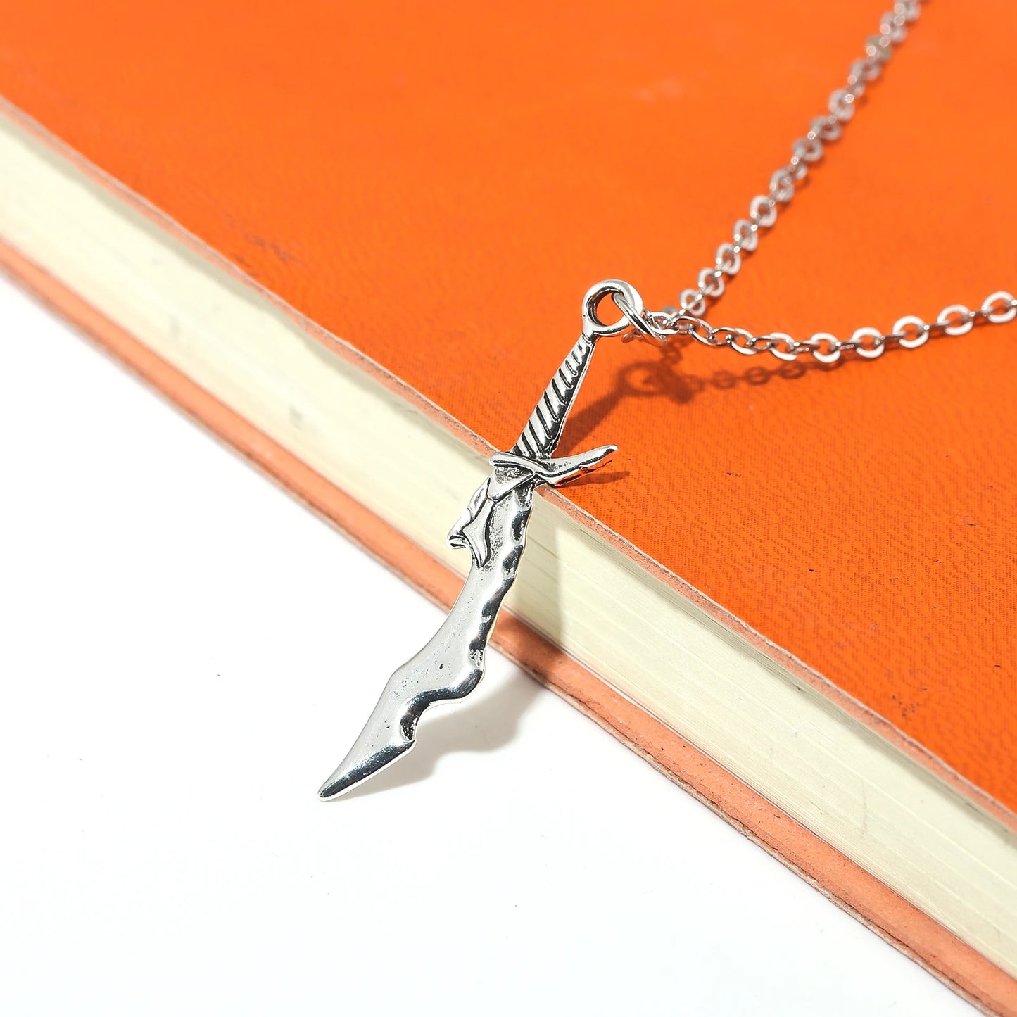 Anime Solo and Leveling Necklace Short Blade Pendant Necklace Sung Jin-Woo Yoo Jin-Ho Necklace Jewelry Cosplay Props Gifts