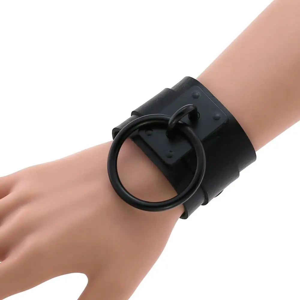 Newest Black O-Round Leather Bracelets for Women Girls 2023 Punk Gothic Anime Wide Bracelet Bangles Men Party Jewelry
