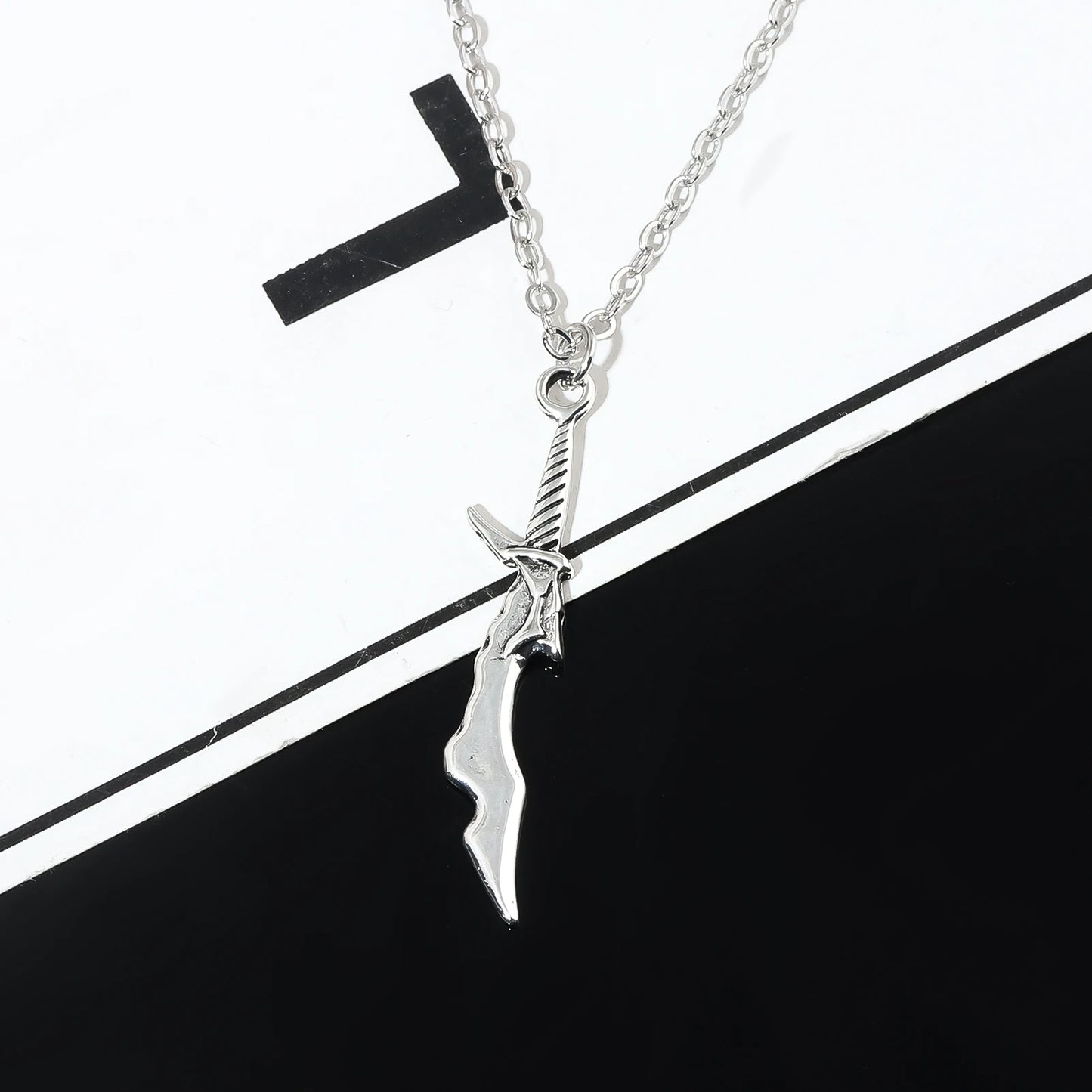 Anime Solo and Leveling Necklace Short Blade Pendant Necklace Sung Jin-Woo Yoo Jin-Ho Necklace Jewelry Cosplay Props Gifts